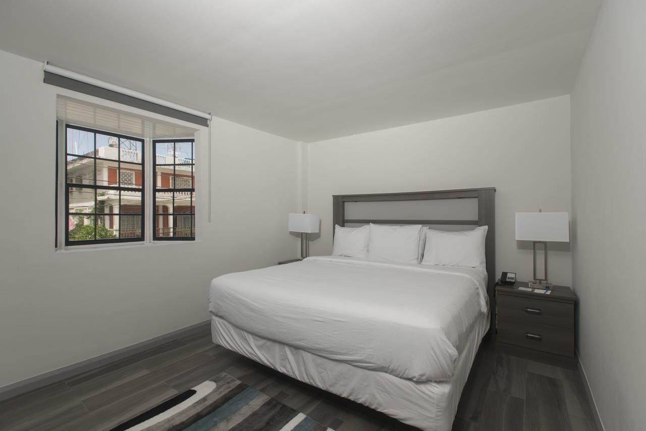 Deluxe King Room,497616474:JPEG